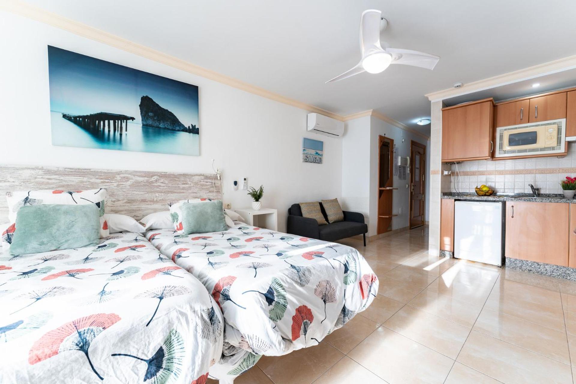 Malagasuite El Levante Apartments Torremolinos Room photo