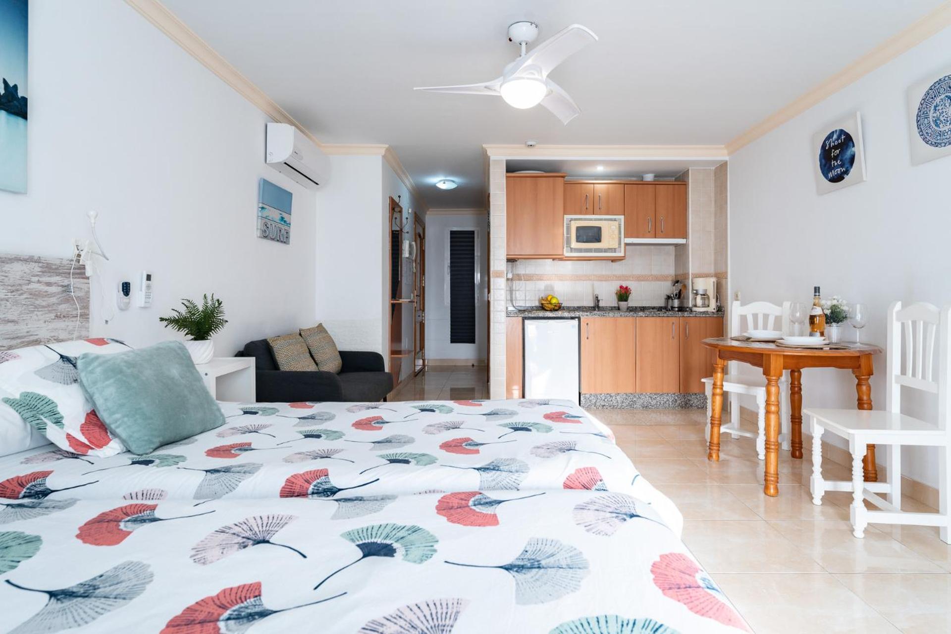 Malagasuite El Levante Apartments Torremolinos Exterior photo