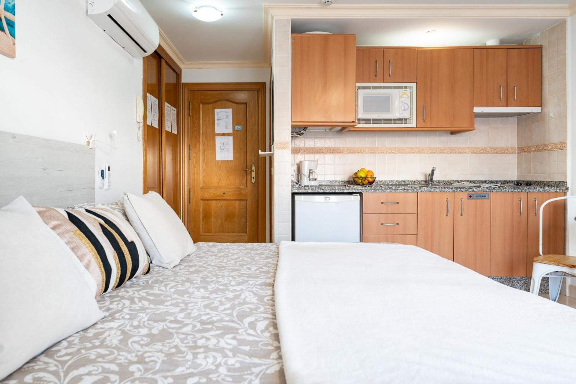 Malagasuite El Levante Apartments Torremolinos Room photo